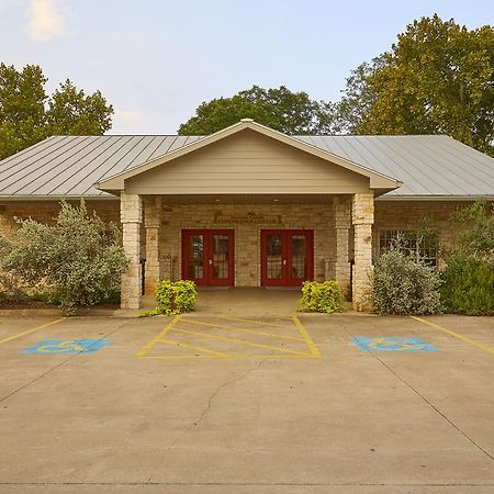 Fredericksburg Inn And Suites Esterno foto