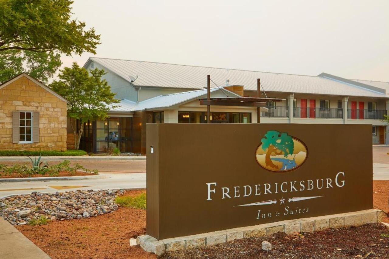 Fredericksburg Inn And Suites Esterno foto