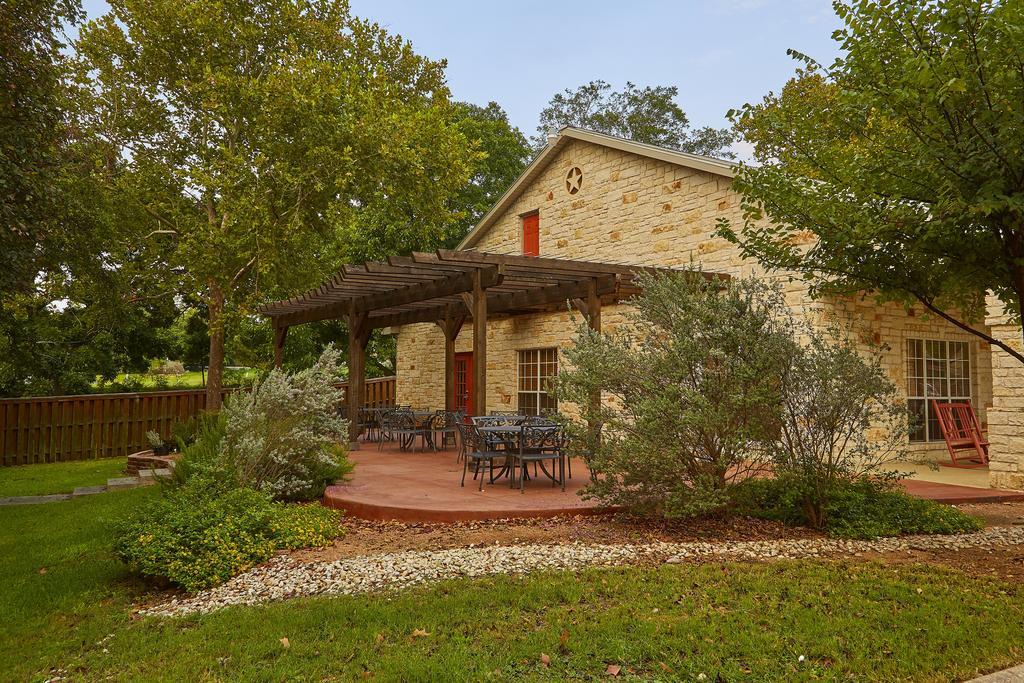 Fredericksburg Inn And Suites Esterno foto